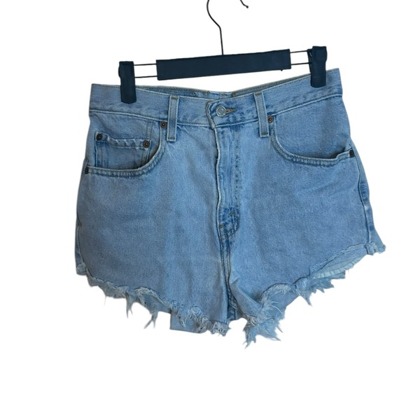 Levi’s 505 Cut Off Light Wash Denim Shorts - Picture 1 of 3